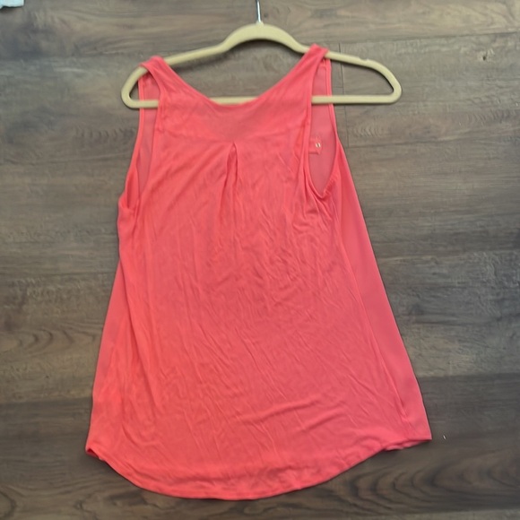 Express sleeveless blouse - Picture 5 of 9